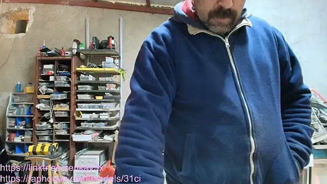 masculine bear daddy online show from 12/22/25, 04:48