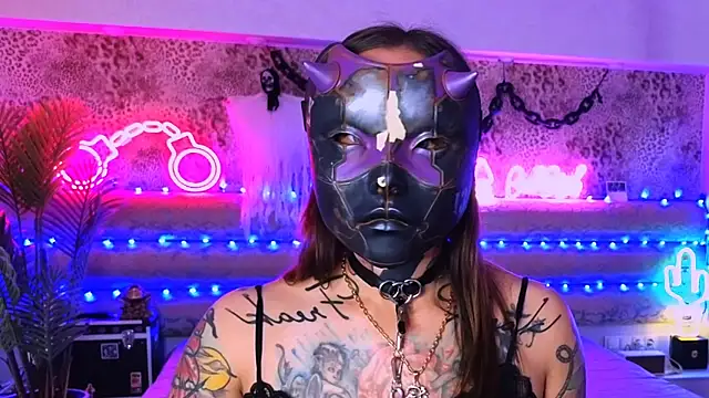 Cool Freak  online show from 10/19/25, 10:38