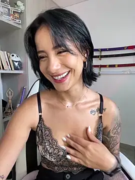 Snapshot of Ale_Lewis chatting on 12/03/24, 03:33 Ale Lewis online show from 12/03/24, 03:33