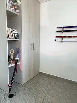 Snapshot of Ale_Lewis chatting on 12/06/24, 05:00 Ale Lewis online show from 12/06/24, 05:00