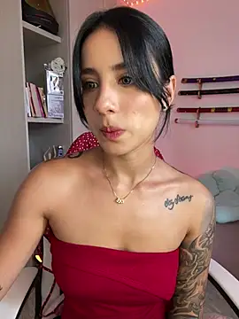 Snapshot of Ale_Lewis chatting on 03/01/25, 10:21 Ale Lewis online show from 03/01/25, 10:21