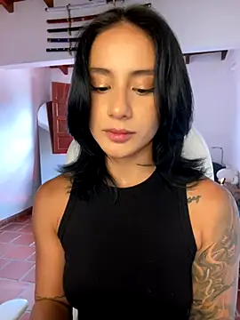 Snapshot of Ale_Lewis chatting on 10/09/25, 09:02 Ale Lewis online show from 10/09/25, 09:02