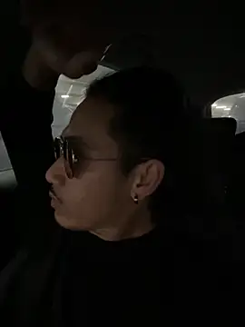 Snapshot of bigbrown- chatting on 11/15/25, 04:14 bigbrown- online show from 11/15/25, 04:14