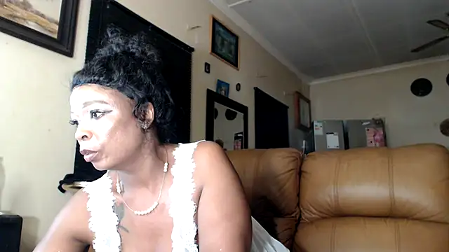 Gucci Bx online show from 03/21/25, 11:45