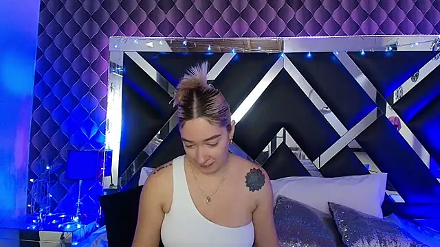 victoriaa lee  online show from 04/09/26, 07:52