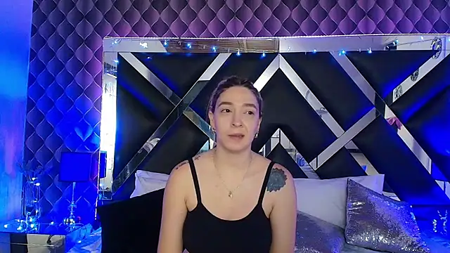 victoriaa lee  online show from 04/13/26, 07:52