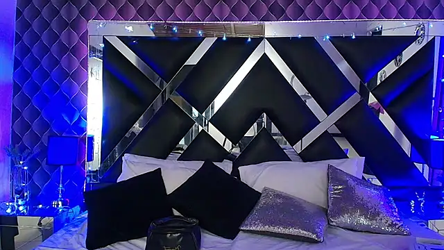 victoriaa lee  online show from 04/16/26, 09:39