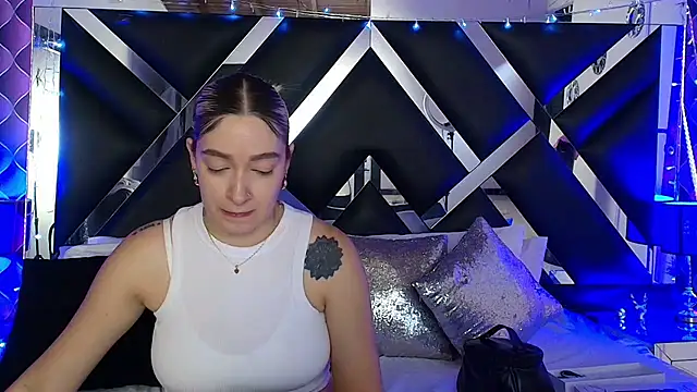 Snapshot of victoriaa_lee_ chatting on 05/11/26, 07:11 victoriaa lee online show from 05/11/26, 07:11