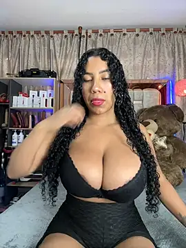 Snapshot of serena_willow chatting on 02/05/25, 11:23 serena willow online show from 02/05/25, 11:23