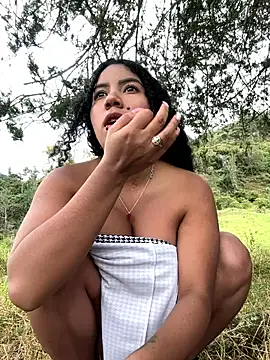 Snapshot of serena_willow chatting on 11/13/25, 03:55 serena willow online show from 11/13/25, 03:55