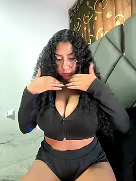 Snapshot of serena_willow chatting on 11/22/25, 07:57 serena willow online show from 11/22/25, 07:57