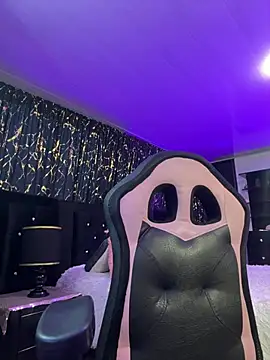 Snapshot of saaalome_1 chatting on 01/13/26, 11:10 saaalome 1 online show from 01/13/26, 11:10