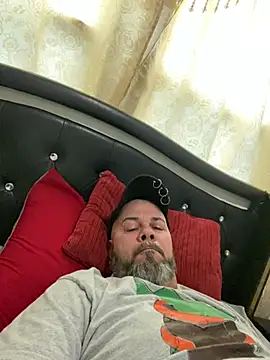 Snapshot of Cristian-Brayan chatting on 02/27/25, 04:32 Cristian-Brayan online show from 02/27/25, 04:32