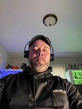 Snapshot of Cristian-Brayan chatting on 03/11/25, 12:28 Cristian-Brayan online show from 03/11/25, 12:28