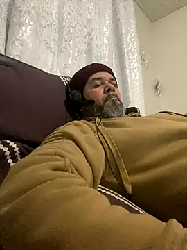 Cristian-Brayan online show from 11/26/25, 04:41