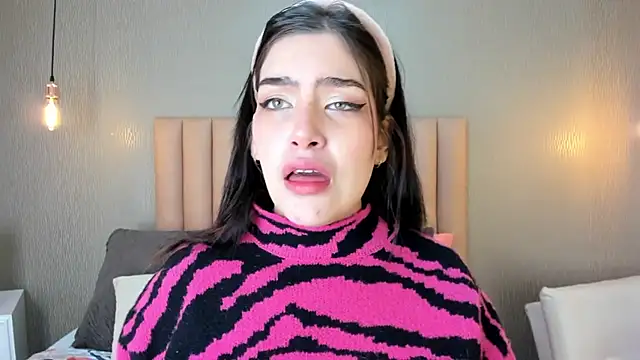 Alexa Thaylor  online show from 01/29/25, 02:10