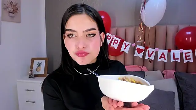 Alexa Thaylor  online show from 02/16/25, 08:22