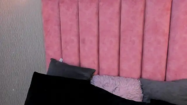 Alexa Thaylor  online show from 11/04/25, 03:00