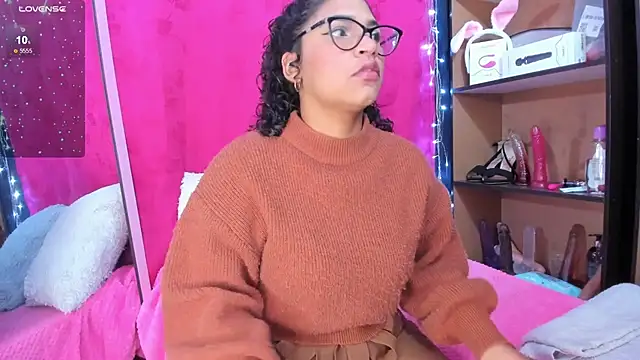 Snapshot of iriss_25 chatting on 02/09/25, 03:43 iriss 25 online show from 02/09/25, 03:43