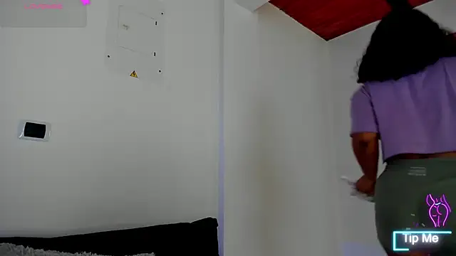 Snapshot of iriss_25 chatting on 09/12/25, 11:32 iriss 25 online show from 09/12/25, 11:32