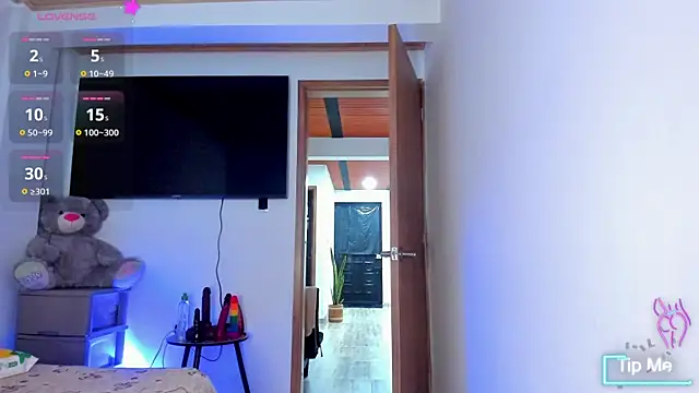 Snapshot of iriss_25 chatting on 10/28/25, 11:03 iriss 25 online show from 10/28/25, 11:03