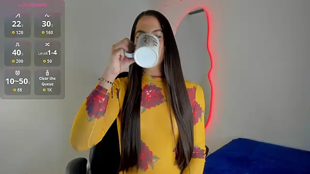 Snapshot of Naughtysofiaa chatting on 09/19/25, 02:13 Naughtysofiaa online show from 09/19/25, 02:13