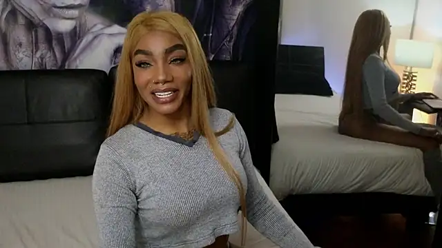 emely brandon online show from 11/17/25, 03:01