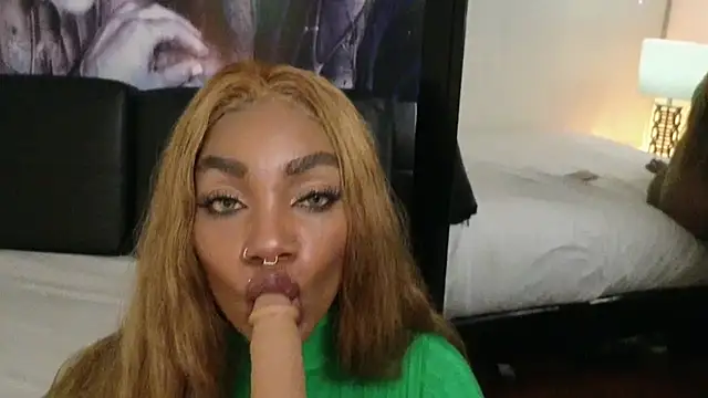 emely brandon online show from 11/28/25, 04:37