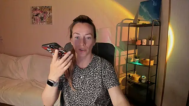 Snapshot of RebeccaMartinez chatting on 09/14/25, 10:58 RebeccaMartinez online show from 09/14/25, 10:58