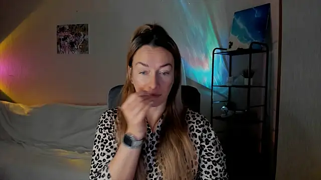 RebeccaMartinez online show from 11/30/25, 06:06