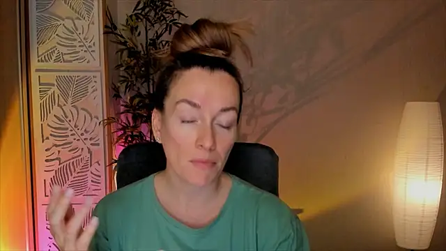 RebeccaMartinez online show from 02/15/26, 05:48