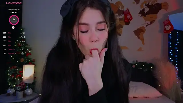 Snapshot of AuroraMari chatting on 01/07/25, 12:45 AuroraMari online show from 01/07/25, 12:45