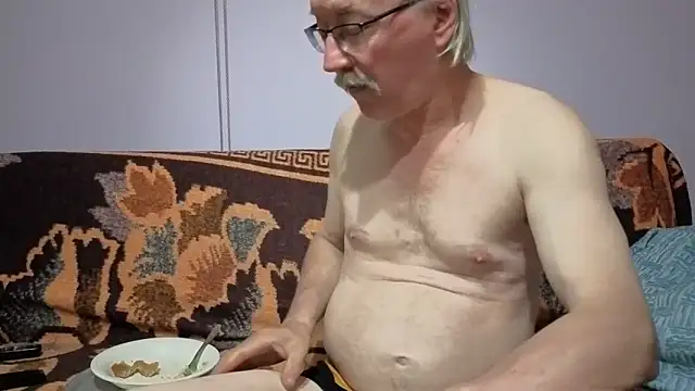 Snapshot of cumloverboyxx69 chatting on 05/28/26, 06:38 cumloverboyxx69 online show from 05/28/26, 06:38