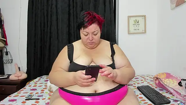Snapshot of MANDY_GIRL_BBW chatting on 10/06/25, 10:23 MANDY GIRL BBW online show from 10/06/25, 10:23
