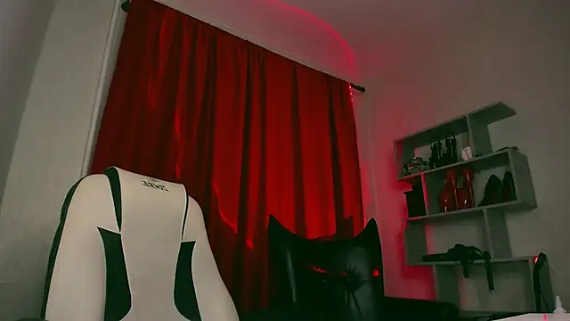 Snapshot of Frau__Lilith chatting on 03/02/25, 12:54 Frau Lilith online show from 03/02/25, 12:54