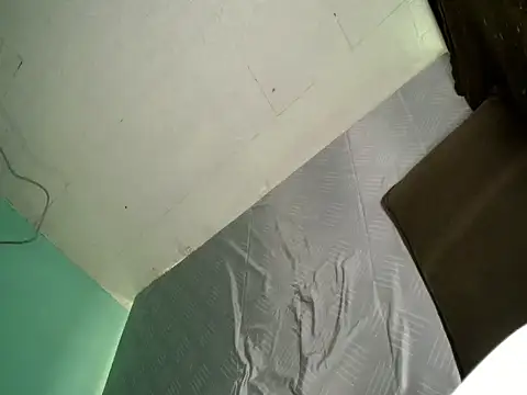 Snapshot of katie_white chatting on 09/17/25, 05:53 katie white online show from 09/17/25, 05:53