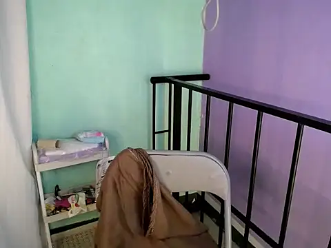 katie white online show from 03/26/26, 07:47