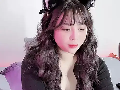   Lyly   online show from 11/27/25, 01:40