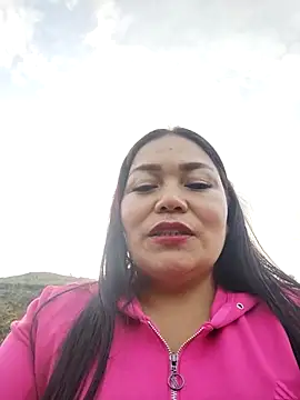 Snapshot of violet_moore chatting on 10/15/25, 10:32 violet moore online show from 10/15/25, 10:32