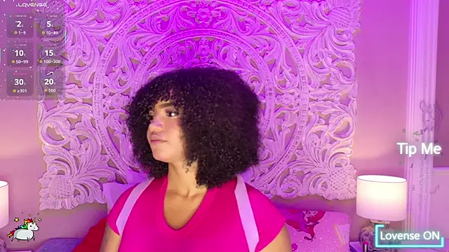 Snapshot of MalaikaBrown chatting on 05/17/26, 04:32 MalaikaBrown online show from 05/17/26, 04:32