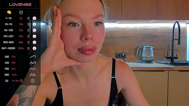 Snapshot of Olivia_Bells chatting on 05/21/26, 09:44 Olivia Bells online show from 05/21/26, 09:44