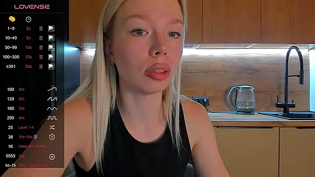 Snapshot of Olivia_Bells chatting on 06/08/26, 09:48 Olivia Bells online show from 06/08/26, 09:48