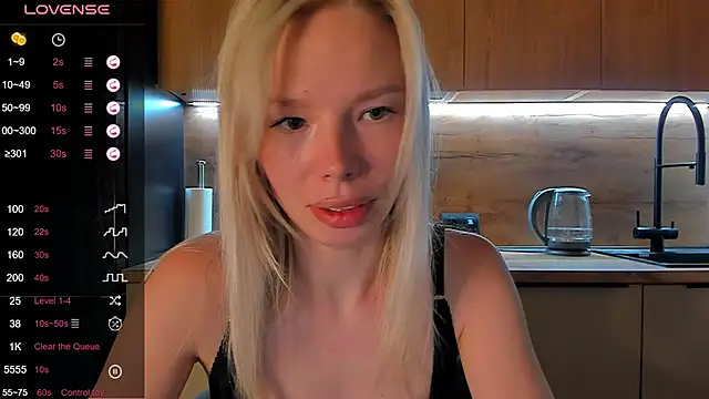 Snapshot of Olivia_Bells chatting on 06/18/26, 09:19 Olivia Bells online show from 06/18/26, 09:19