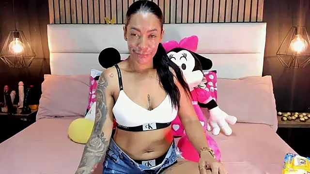 NiicolleMiller online show from 02/21/25, 08:16