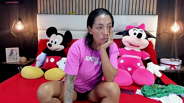 NiicolleMiller online show from 03/17/25, 10:49