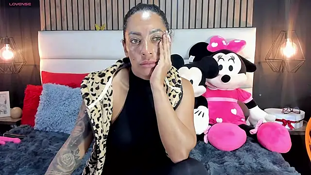 NiicolleMiller online show from 03/19/25, 10:31