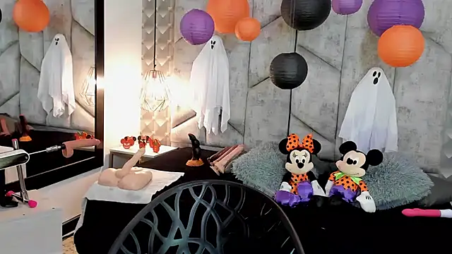 NiicolleMiller online show from 10/26/25, 12:33