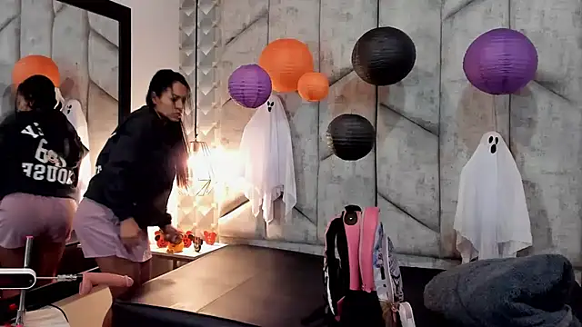 NiicolleMiller online show from 10/30/25, 11:33