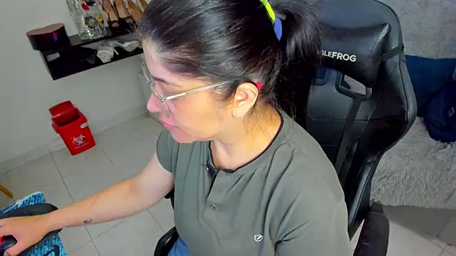 BellaFlaming online show from 03/26/26, 10:54