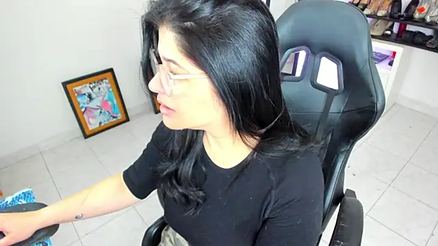 BellaFlaming online show from 04/11/26, 11:25